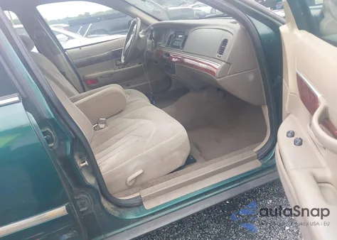 2000 Mercury Grand Marquis Gs z USA, uszkodzony, nr VIN 2MEFM74W3YX627146